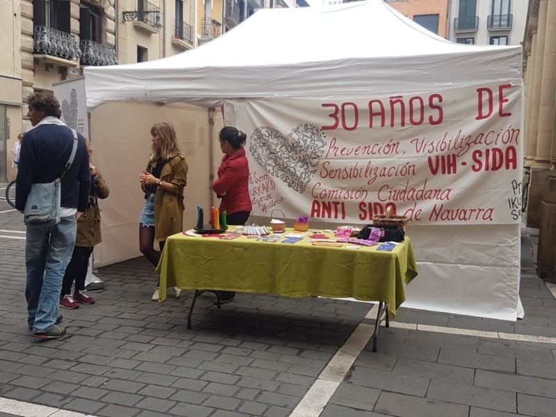 La Comisión Anti-Sida instalará una carpa en Mercaderes para hacer la prueba del VIH gratis: se calcula que más de un centenar de personas están conviviendo con ello sin saberlo en Navarra