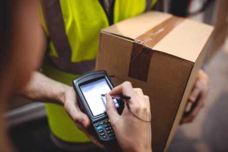 Irache advierte de un aumento de reclamaciones por problemas en la entrega de paquetes de compras online