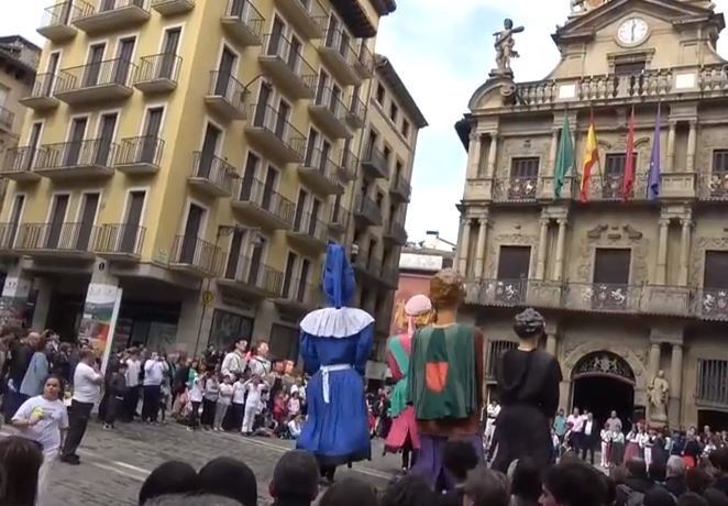 El Ayuntamiento de Pamplona recibe este sábado por la tarde a los mayordomos de San Jorge en su tradicional ‘Subida a Iruña-Igoera’