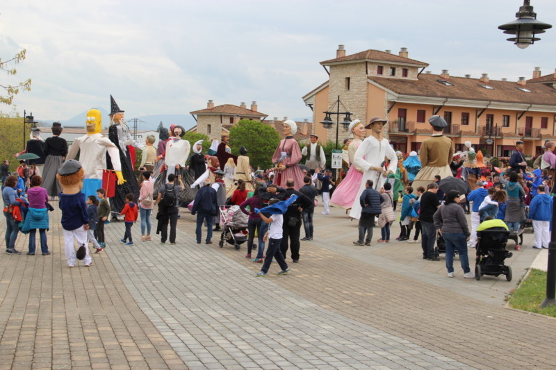 Más de 70 gigantes participan este sábado en la popular gigantada de Anfas