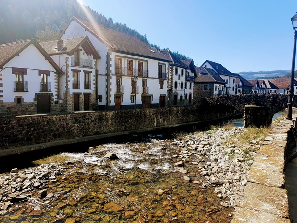 Un plan perfecto para pasar unos días en Navarra:  Ochagavía y Selva Irati, una experiencia inolvidable