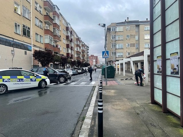Se estampa contra uno de los pilares de la Plaza Eguzki de Berriozar durante una persecución policial
