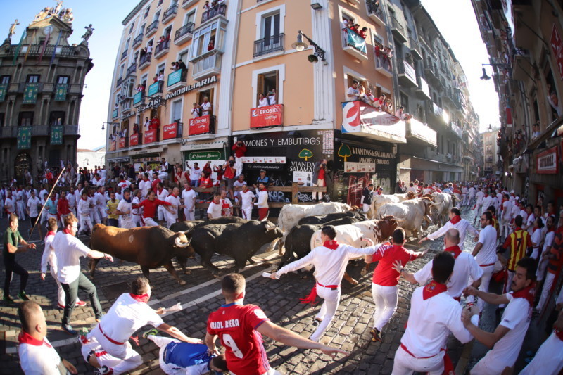 Los Victorianos, muy estirados en la plaza Consistorial