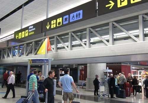 Aena licita la tienda del Aeropuerto de Noáin-Pamplona