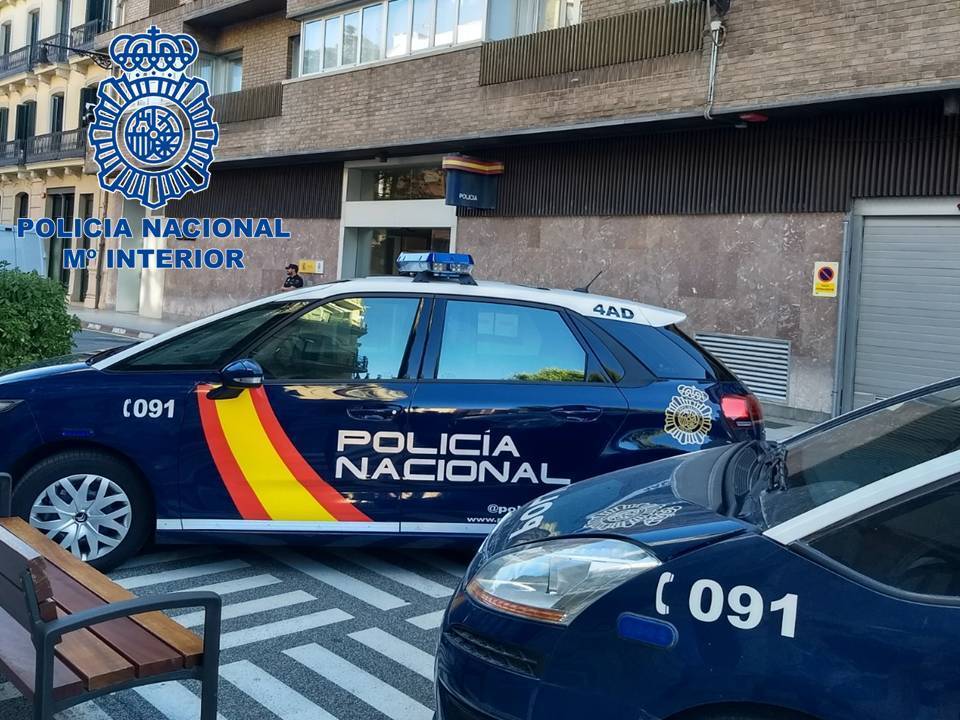Detienen en Málaga a un presunto estafador de una persona mayor en Pamplona por el método del ‘Toco mocho’