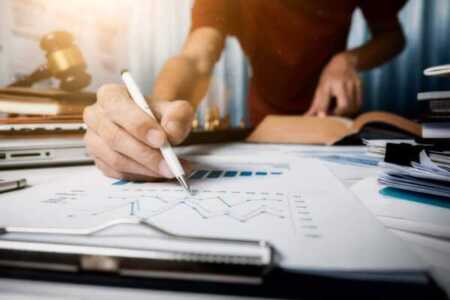 ¿Cuáles son las principales ideas de negocio innovadoras de AEI Business School para crear una empresa?
