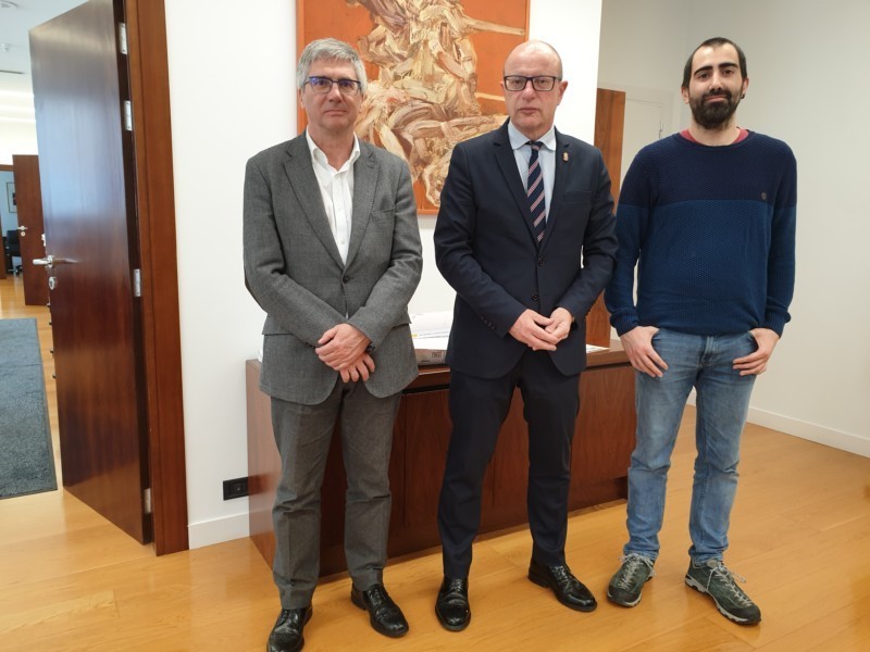 58 centros educativos navarros contarán un año más con la presencia de bertsolaris en las aulas