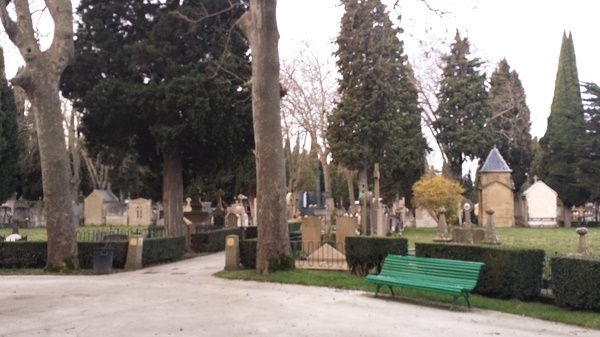 Prohibidos todos los velatorios en Pamplona, y se limita la asistencia a enterramientos o cremaciones a tres personas