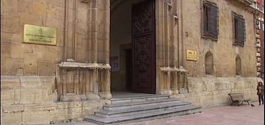La Audiencia de Oviedo condena a un banco a pagar 4.690 euros a una clienta que fue víctima de una estafa a través de un SMS fraudulento