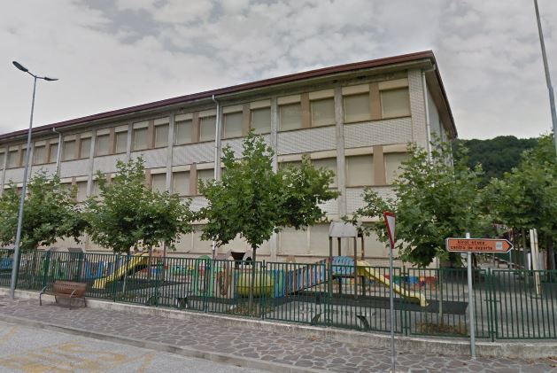 La Apyma del colegio de Santesteban critica que los niños tienen que esperar sin actividad en el centro después de comer