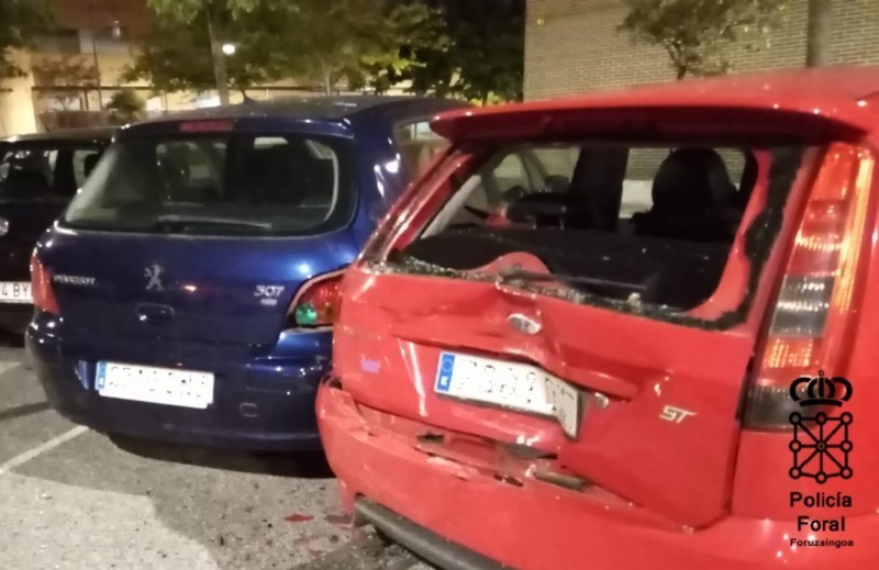 \'Rocambolesco suceso en Artica\': una persona choca contra varios vehículos, conduciendo ebria, y se da a la fuga