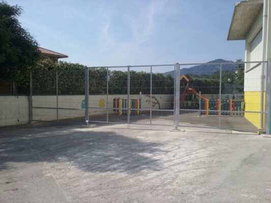 El Ayuntamiento dona juegos infantiles a la Apyma del Colegio Público Remontival