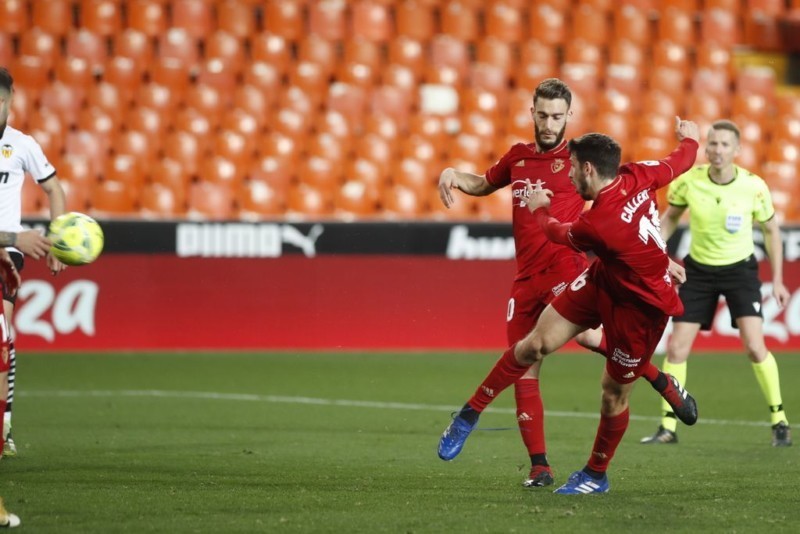Osasuna no aprovechó su ventaja y se trae un punto de Mestalla (1-1)