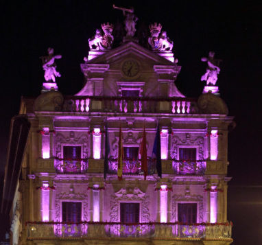 La Casa Consistorial iluminará su fachada de color morado este lunes por la celebración del Día Mundial del Lupus