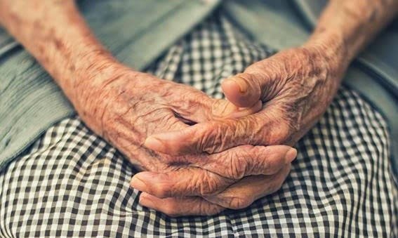 Pamplona convoca una oposición para una persona técnica de intervención social con personas mayores