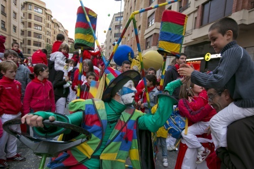 La compañía aragonesa Almozandia Teatro presenta 'Los aguadores' este lunes a partir de las 21 horas en Carlos III