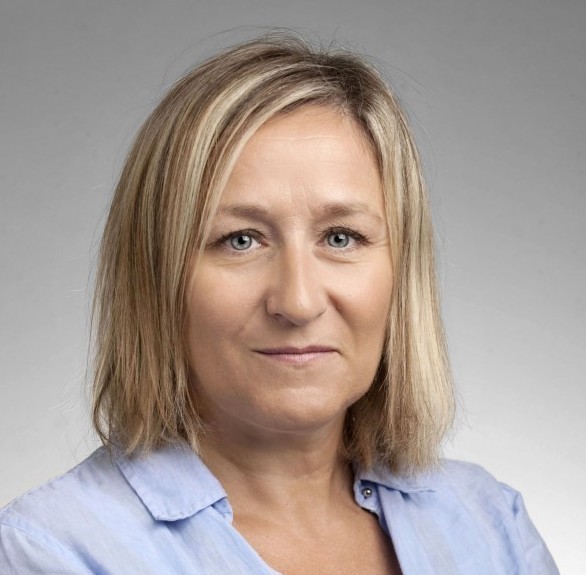 Fallece la periodista navarra Elvira Obanos Chaurrondo a los 60 años