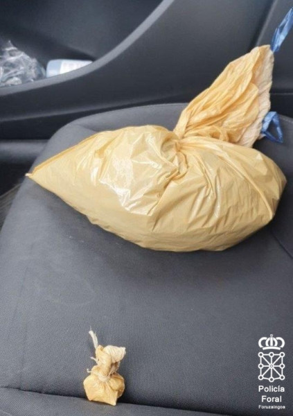 Sorprendido trapicheando con droga en la Rotxapea