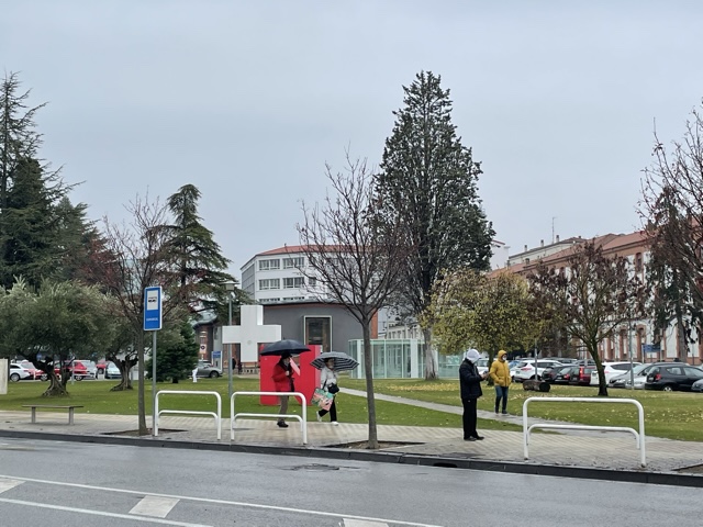 El tráfico en la zona de hospitales de Pamplona estará restringido a ambulancias y transporte público: se prevén multas