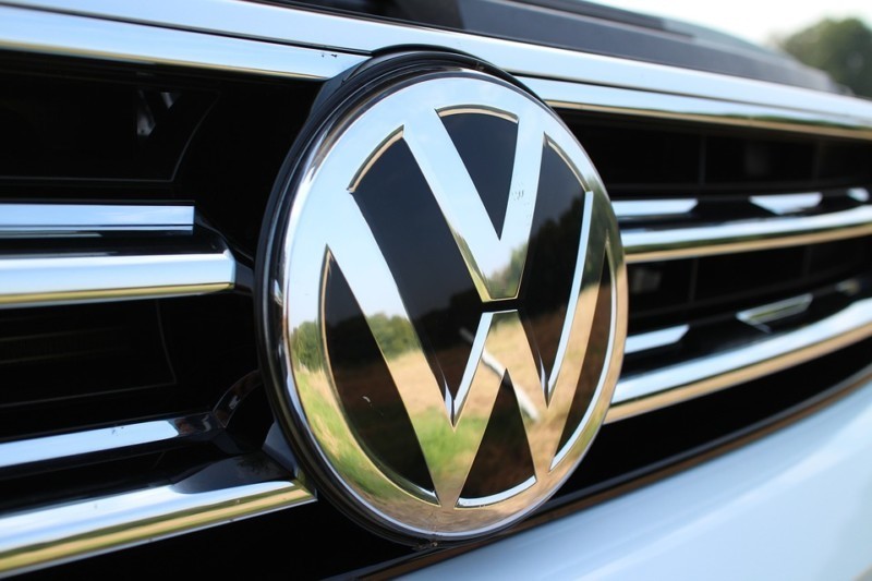Revisarán tres millones de vehículos del grupo VW por un defecto en la dirección