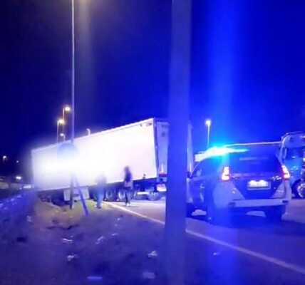 Investigado un camionero por circular ebrio tras un accidente en la A-12, en Legarda