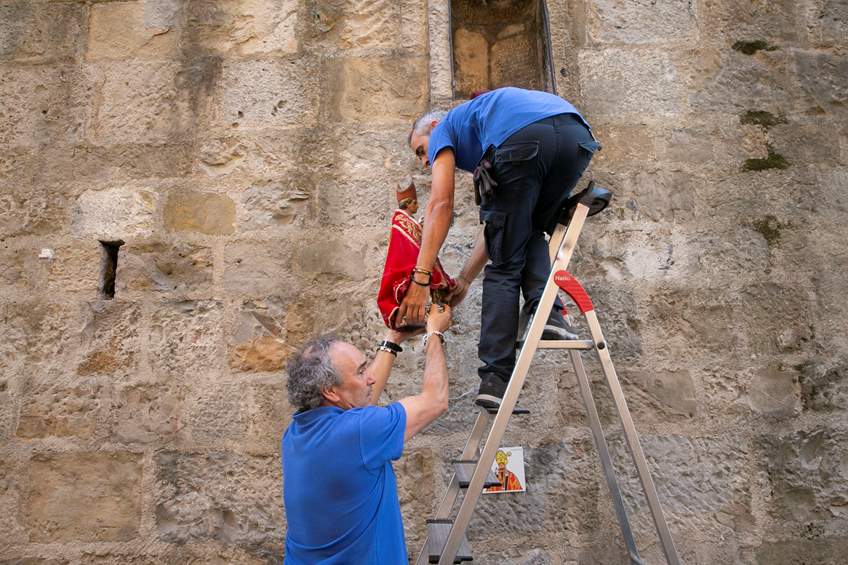 Retiran la réplica de la imagen de San Fermín de la hornacina de Santo Domingo
