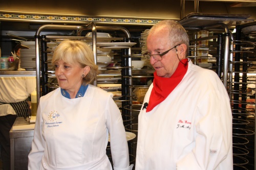 La familia Idoate y el Restaurante Europa rinden homenaje al veterano Juan Mari Arzak con el  Premio Europa por Sanfermín