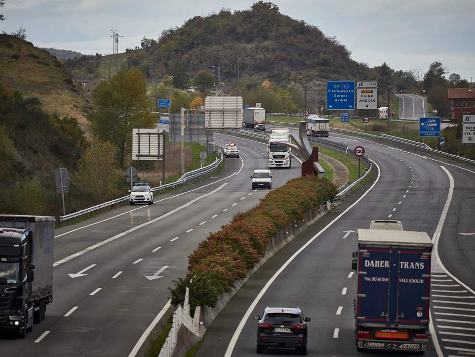 Anuncian movilizaciones por el bloqueo del convenio del transporte de mercancías por carretera en Navarra