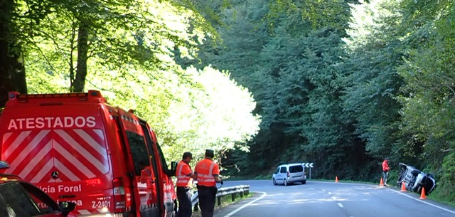 Herido grave un hombre de 89 años tras sufrir un accidente en el alto de Otsondo