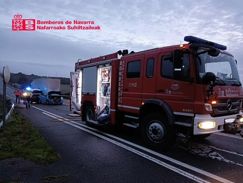 Dos personas resultan heridas tras una colisión entre un coche y una furgoneta en la N-122 a la altura de Dicastillo