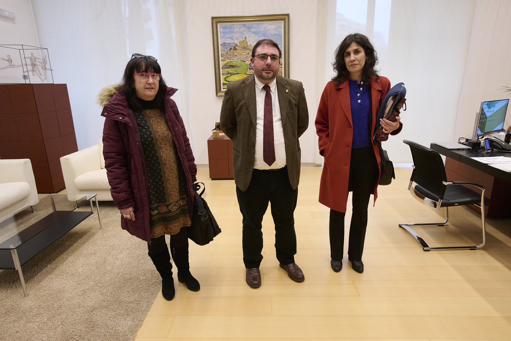 Hualde recibe el informe sobre tortura y malos tratos en Navarra