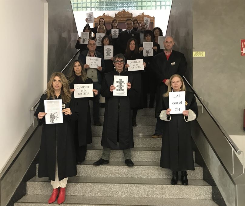 Sigue la huelga de los letrados de justicia en Navarra, con suspensiones de juicios y paralizaciones de procedimientos en aumento