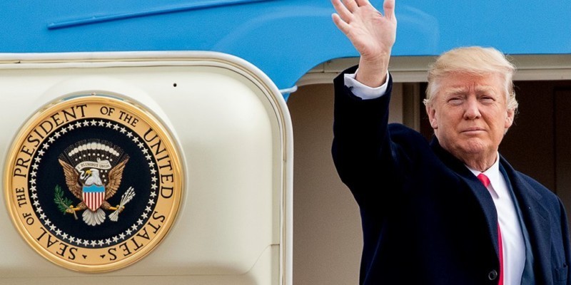 El 'trampantojo' presidencial: Trump protagonizó una operación de engaño para abandonar en otro avión una cumbre OTAN
