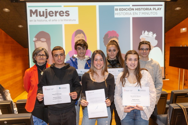 Clara Asensio, Sergio Moral, Carla Martínez Artigas, Garazi Sánchez Goñi y Martín Sánchez Zaragüeta, ganadores del concurso “Historia play. La Historia en 7 minutos”