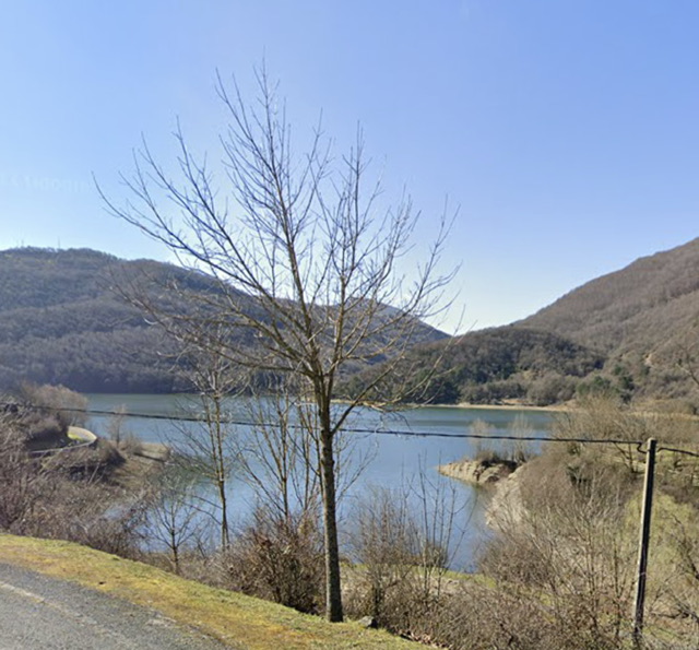 Un ciclista, de 59 años, resulta herido tras caer en una pista forestal junto al embalse de Eugi
