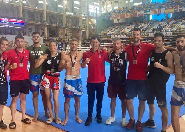 El Kanku Eguzkiza de Burlada consigue una lluvia de medallas para Navarra en el Campeonato de España de Kick Boxing