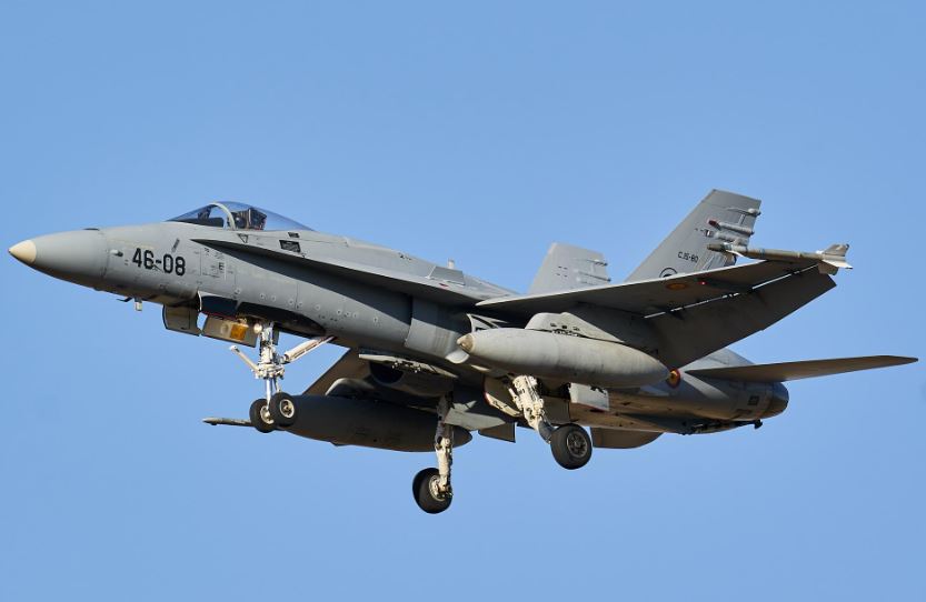 Defensa confirma que el ruido fue provocado por un F-18 