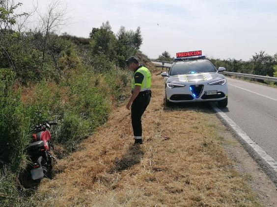 Herido leve un motorista de 36 años tras un accidente en Santacara