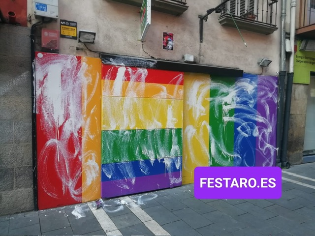 Atacan con pintura un bar de ambiente gay en Pamplona