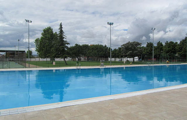 Un hombre de 70 años fallece ahogado en las piscinas de Corella