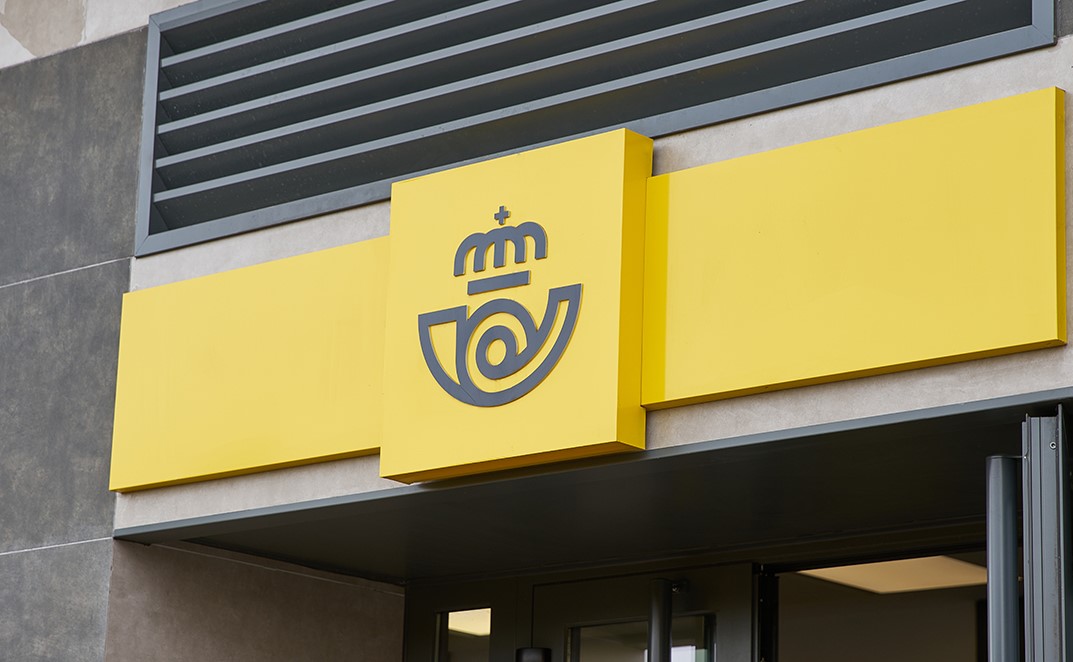 Correos desmiente que tramitara regularizaciones de inmigrantes sin pedir el certificado de antecedentes penales