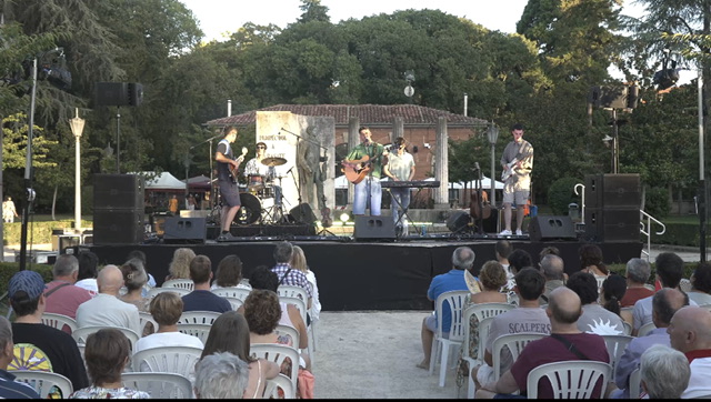 Zinez cierra este viernes los conciertos del ciclo Enklaves que durante el mes de agosto se han celebrado en el parque de la Media Luna