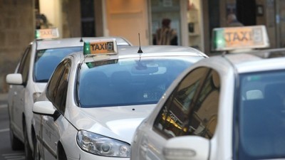 Detenida en Artica la clienta de un taxi que se negaba a pagar el servicio y agredió a varios forales