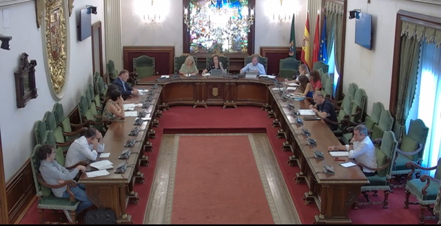 EH Bildu, Geroa Bai y Contigo-Zurekin exigen disolver la empresa pública del SAD y que el servicio lo gestione directamente Pamplona