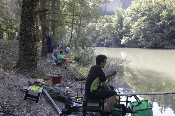 Navarra posibilitará que las sanciones a los pescadores sean mediante una 