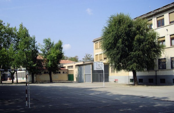Pamplona adjudica las obras para adecuar un edificio del Colegio Nicasio Landa como civivox provisional de Etxabakoitz