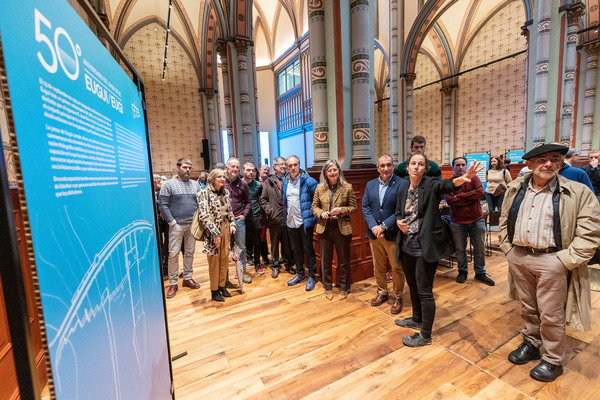 Salesas acoge una exposición con motivo del 50 aniversario del embalse de Eugi