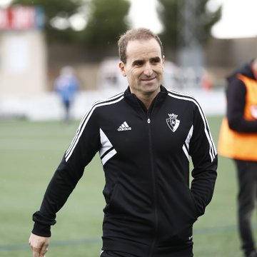 Jagoba cita a 23 jugadores contra el Rayo con las novedades de Rubén Peña y Catena