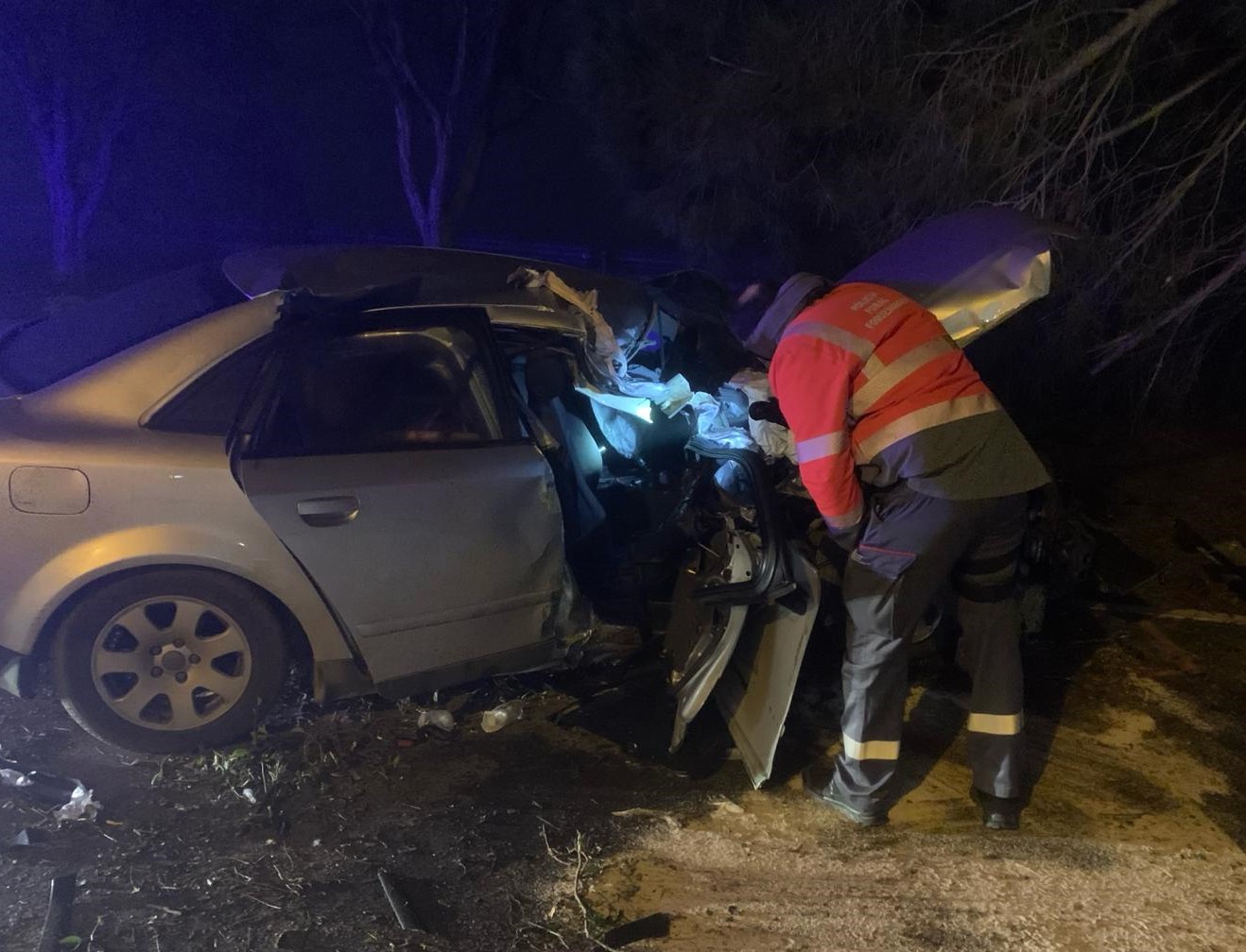 Choque de madrugada: un joven ileso conduciendo bajo los efectos del alcohol, la copiloto herida muy grave