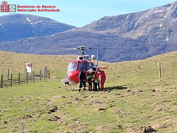 Un parapentista de 55 años, herido grave tras sufrir un accidente en el monte Lakartxela, en Isaba